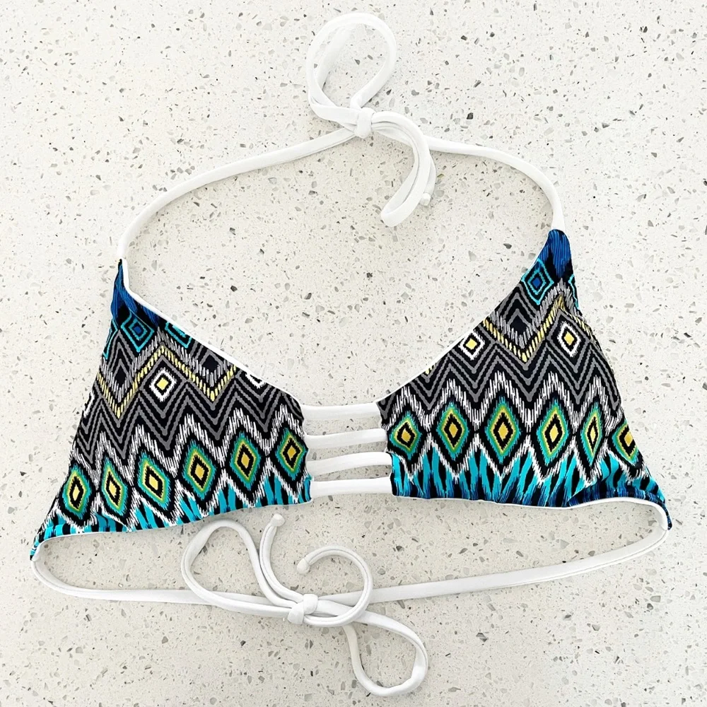 Khongboon Reversible Bikini Top – Size M – Ikat Print/White